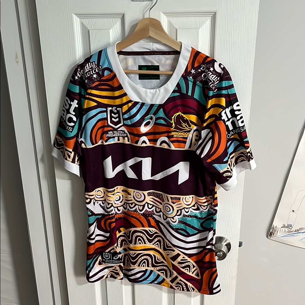 COUNTERFEIT Brisbane Broncos 2023 Indigenous Jersey - NOT ASICS - L